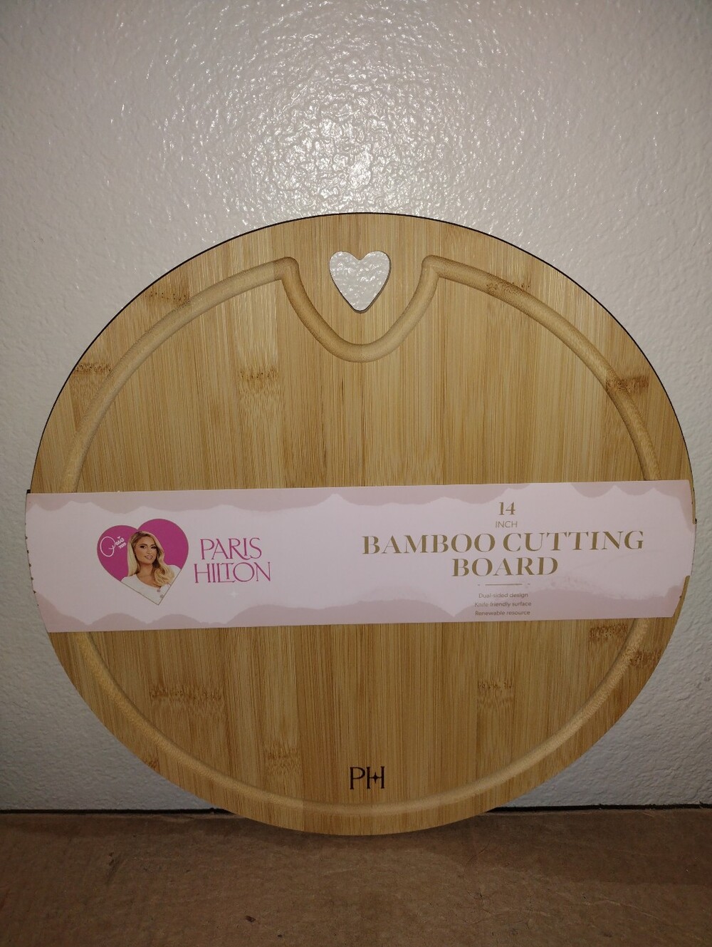 PARIS HILTON BAMBOO CUTTING BOARD 14" NEW PARIS HILTON BAMBOO BOARD
